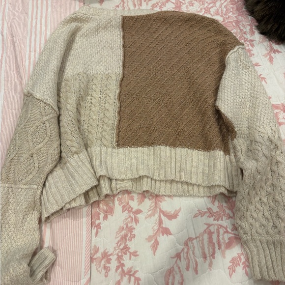 American Eagle Outfitters Cream and Tan Cable Knit Cardigan - Picture 3 of 5